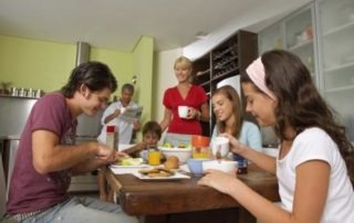 No Time Or Money For Eating Properly While At College_Homestay Meal Plans Will Keep You Healthy
